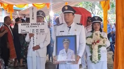 Bupati Samosir Vandiko Timotius Gultom, Pimpin Upacara Pemakaman Camat Palipi Roberd Sinaga