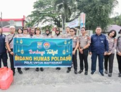 Bid Humas Polda Sumut Turun ke Jalan Berbagi Takjil untuk Masyarakat
