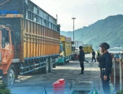 Brimob Polda Sumut Kawal Ketat Arus Mudik Lebaran di Sibolga