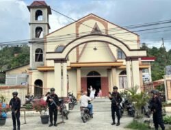 Brimob Siaga Amankan Malam Paskah di Gunungsitoli