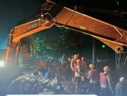 Brimob Sumut Terjang Longsor Sembahe Demi Selamatkan Nyawa