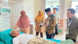 Kanwil Kemenhaj Sumut Besuk Jemaah Haji Jateng di Bandara KNIA