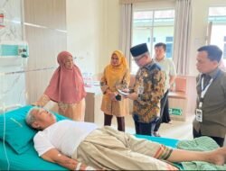 Kanwil Kemenhaj Sumut Besuk Jemaah Haji Jateng di Bandara KNIA