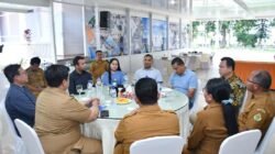Perkuat Pertanian Rendah Karbon, Bupati Samosir Terima Tim Oxford Policy Management Inggris Tinjau Proyek Pompa Surya