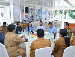 Perkuat Pertanian Rendah Karbon, Bupati Samosir Terima Tim Oxford Policy Management Inggris Tinjau Proyek Pompa Surya