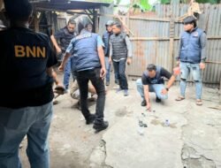 Kolaborasi Polres Binjai – BNNK Gerebek Sarang Narkoba 2 Diamankan