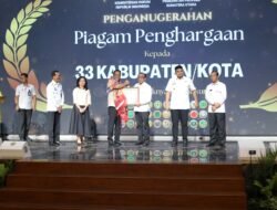 Peresmian Posbankum Se-Sumut, Wabup Samosir Terima Piagam Penghargaan dari Menhum