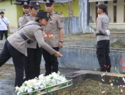 Polres Samosir Tingkatkan Pengabdian di HUT Bhayangkara ke-80, Gelar Upacara Ziarah dan Tabur Bunga 