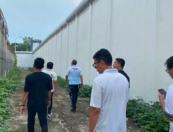 Gelar Jumat Sehat, Plt. Kepala Lapas Narkotika Langkat Pimpin Jalan Santai Sekaligus Kontrol Area Brandgang