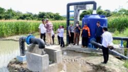 Tim UK FCDO, Bapperida Sumut dan Pemkab Samosir Tinjau Implementasi Pompa Air Tenaga Surya di Samosir