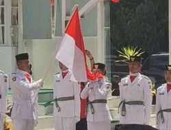 Putra-Putri Terbaik Samosir! Bupati Vandiko Kukuhkan Paskibraka 2026 di Rumah Dinas