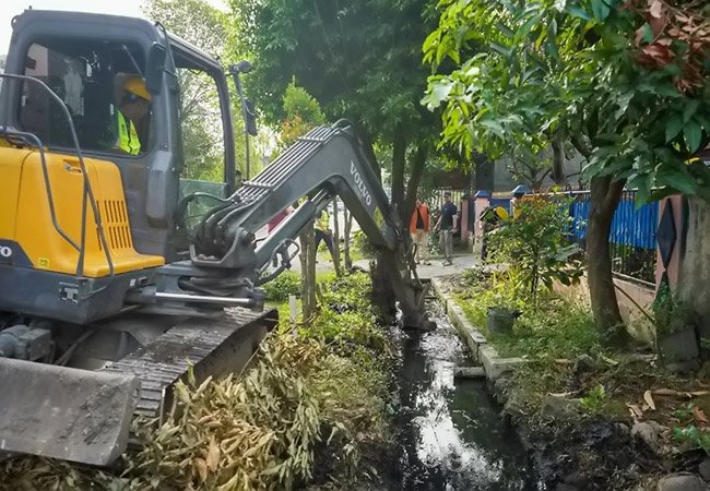 Parit Jalan Taduan Dibersihkan, Pemko Medan Siapkan Pemasangan U-Ditch pada 2027