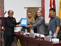 Wabup Ariston Sidauruk Sampaikan Nota Pengantar P-APBD 2026, Serta Ranperda Penyertaan Modal Bank Sumut di Paripurna DPRD Samosir