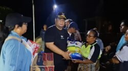 Dini Hari Bupati Vandiko Bersama DPRD Samosir Tinjau Lokasi dan Korban Banjir Bandang di Garoga