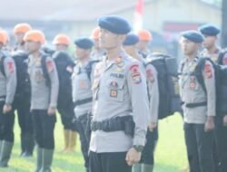 Brimob Sumut Bergerak ke Karo, 100 Personel Siap Temani Warga di Tengah Erupsi Gunung Sinabung