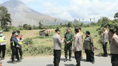 Pasca Erupsi Sinabung, Kapolda Sumut Pastikan Personel Siaga di Posko Bencana